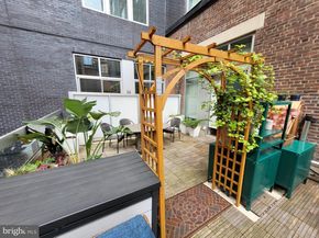 1101 Locust Street 4L, Philadelphia PA 19107