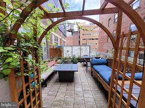 1101 Locust Street 4L, Philadelphia PA 19107