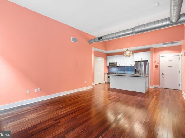 1101 Locust Street 4L, Philadelphia PA 19107