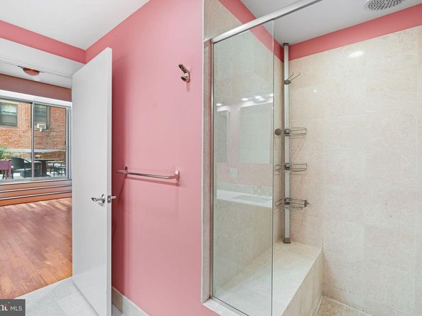 1101 Locust Street 4L, Philadelphia PA 19107