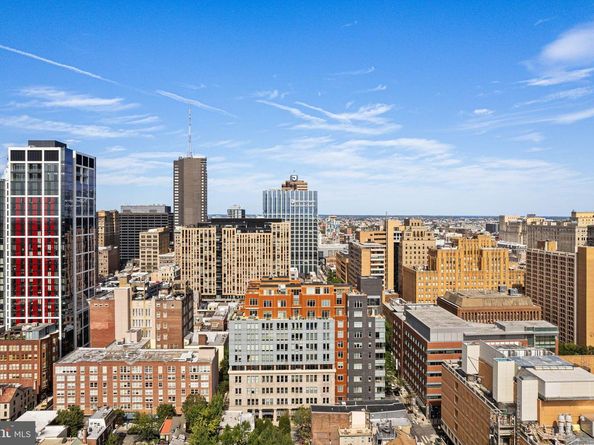 1101 Locust Street 4L, Philadelphia PA 19107