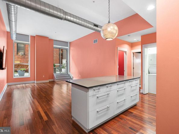 1101 Locust Street 4L, Philadelphia PA 19107