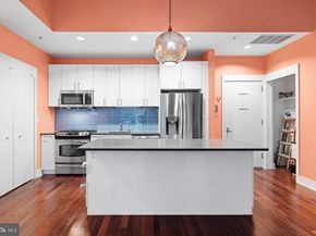 1101 Locust Street 4L, Philadelphia PA 19107