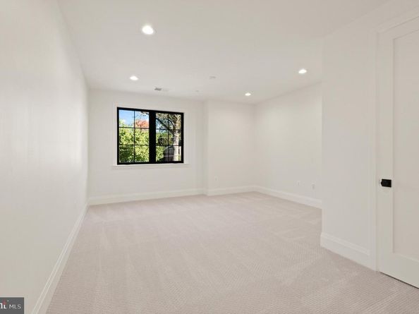 5804 Ridgefield Road, Bethesda MD 20816