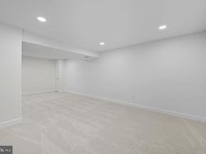2825 Winchester Way, Falls Church VA 22042