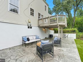 2825 Winchester Way, Falls Church VA 22042