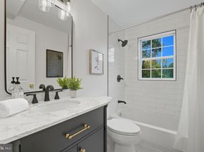 2825 Winchester Way, Falls Church VA 22042