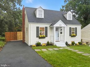 2825 Winchester Way, Falls Church VA 22042