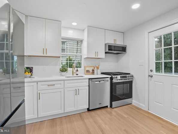 2825 Winchester Way, Falls Church VA 22042