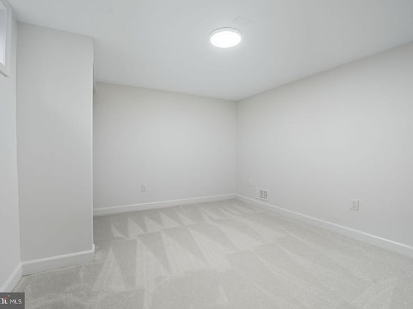 2825 Winchester Way, Falls Church VA 22042