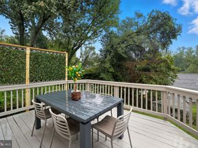 2825 Winchester Way, Falls Church VA 22042