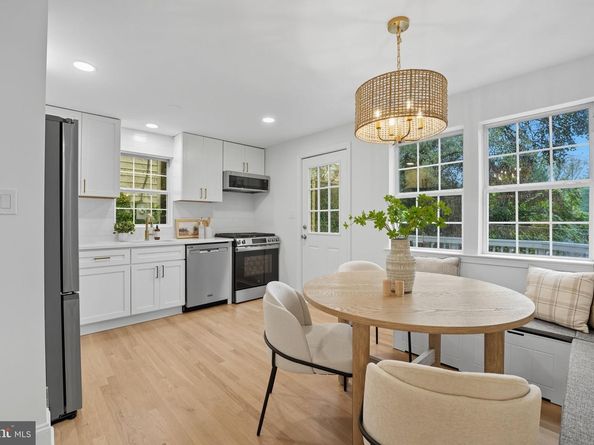 2825 Winchester Way, Falls Church VA 22042