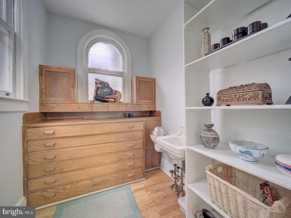 1234 Monroe Street NE, Washington DC 20017