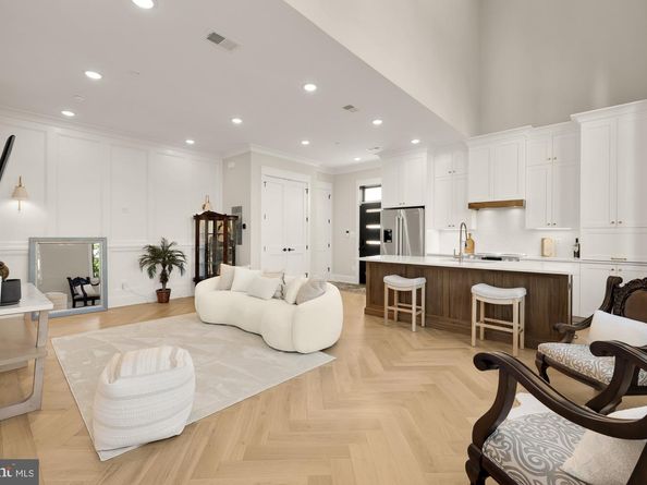 217 16TH Street NE 1, Washington DC 20002