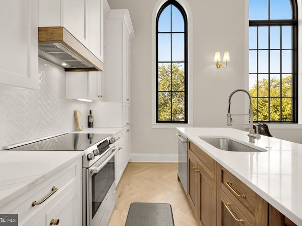 217 16TH Street NE 1, Washington DC 20002