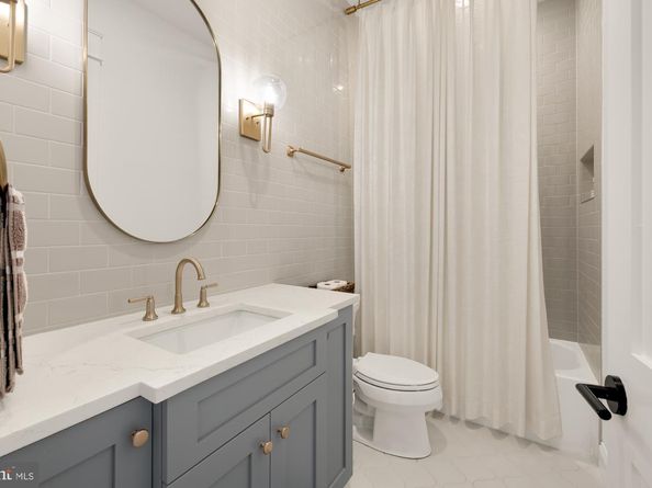 217 16TH Street NE 1, Washington DC 20002