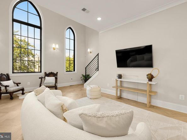 217 16TH Street NE 1, Washington DC 20002