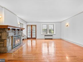 425 E Durham Street, Philadelphia PA 19119