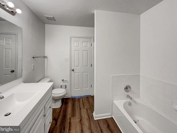 45458 Oak Trail Square, Sterling VA 20164