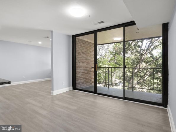 501 N Armistead Street N 302, Alexandria VA 22312