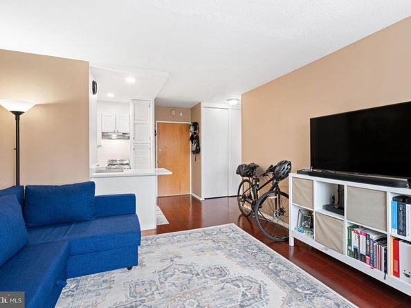 2101 Chestnut Street 1011, Philadelphia PA 19103