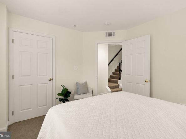 670 9TH Street SW, Washington DC 20024