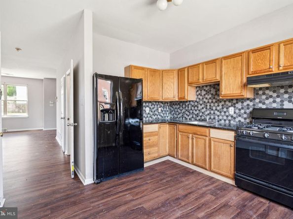 1805 W Montgomery Avenue, Philadelphia PA 19121
