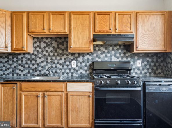 1805 W Montgomery Avenue, Philadelphia PA 19121