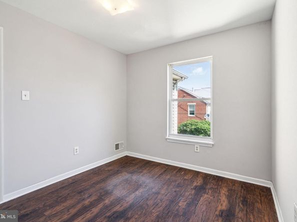 1805 W Montgomery Avenue, Philadelphia PA 19121