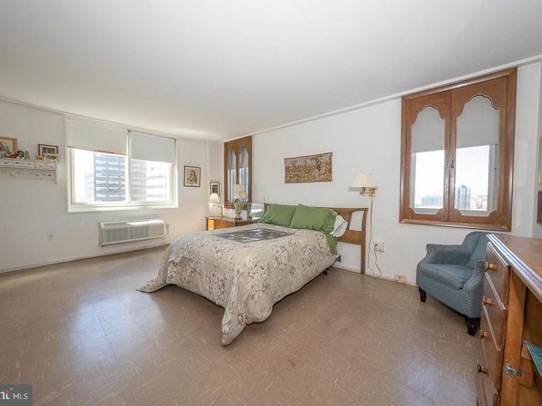1901 John F Kennedy Boulevard 2420, Philadelphia PA 19103