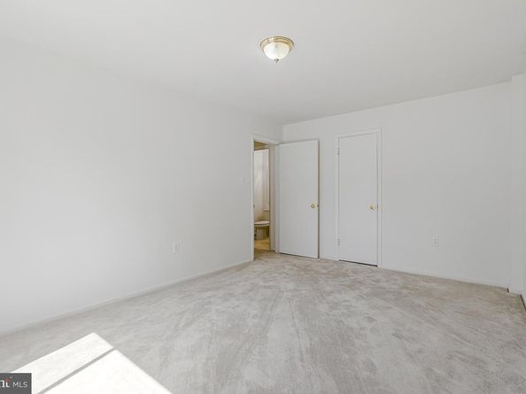 204 Park Terrace Court SE 25, Vienna VA 22180