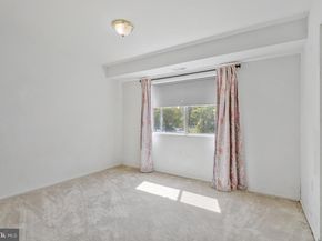 204 Park Terrace Court SE 25, Vienna VA 22180