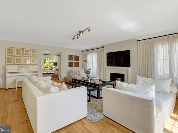 6305 Dunaway Court, Mclean VA 22101