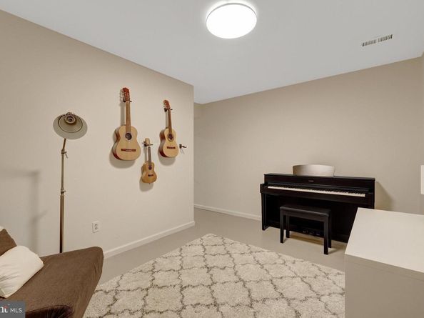 6305 Dunaway Court, Mclean VA 22101
