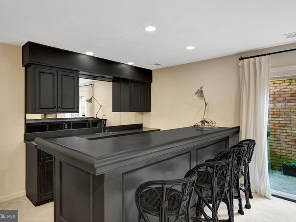 6305 Dunaway Court, Mclean VA 22101