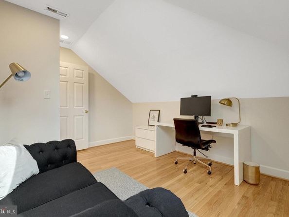 6305 Dunaway Court, Mclean VA 22101