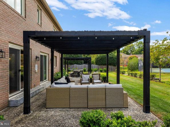6305 Dunaway Court, Mclean VA 22101