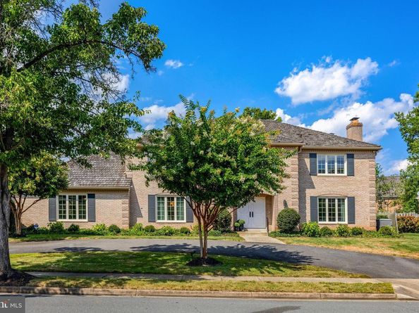 6305 Dunaway Court, Mclean VA 22101