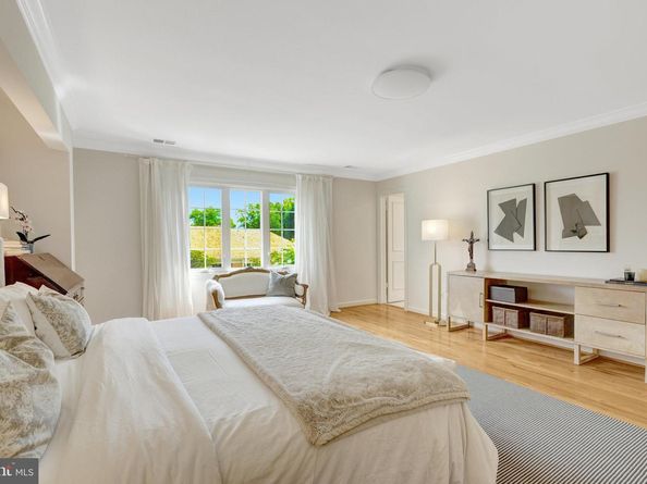 6305 Dunaway Court, Mclean VA 22101
