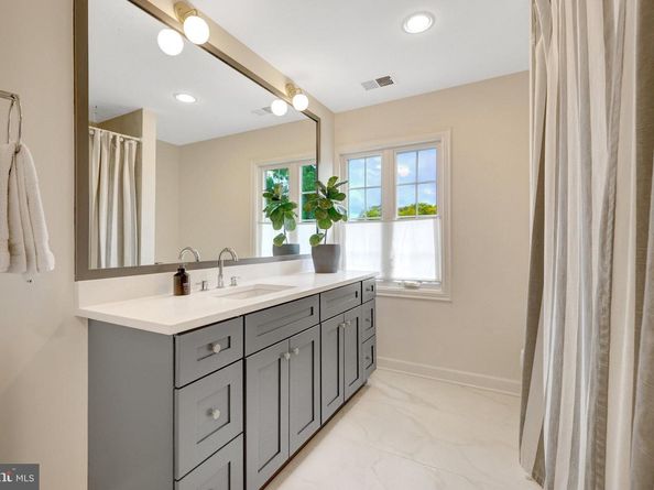 6305 Dunaway Court, Mclean VA 22101