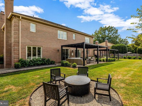 6305 Dunaway Court, Mclean VA 22101