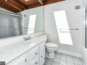 2914 Meadow View Road, Falls Church VA 22042