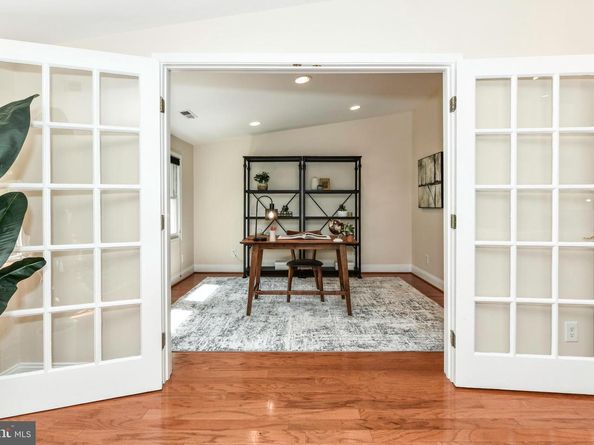 2914 Meadow View Road, Falls Church VA 22042