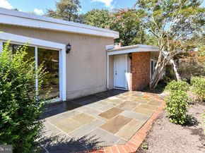 2914 Meadow View Road, Falls Church VA 22042