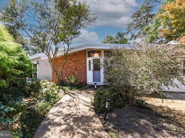2914 Meadow View Road, Falls Church VA 22042