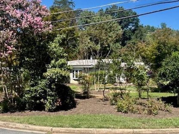 2914 Meadow View Road, Falls Church VA 22042