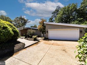 2914 Meadow View Road, Falls Church VA 22042