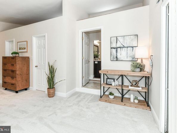 2914 Meadow View Road, Falls Church VA 22042