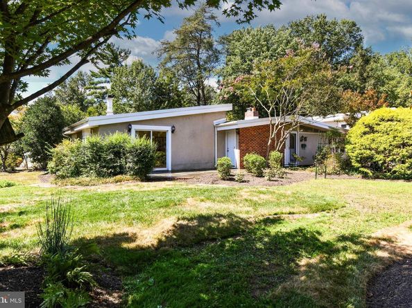 2914 Meadow View Road, Falls Church VA 22042