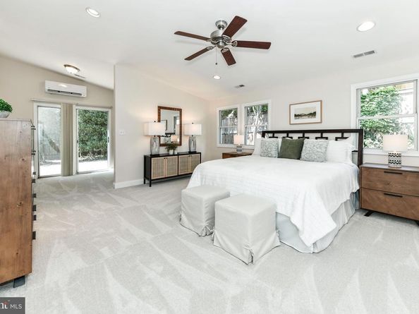 2914 Meadow View Road, Falls Church VA 22042